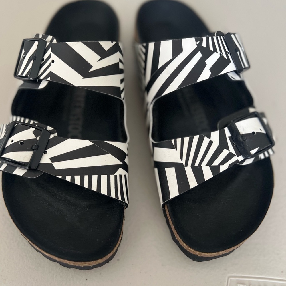Birkenstock Black and White Zebra Print Sandals Anthropologie Sold Out Sz 6 - Picture 8 of 13